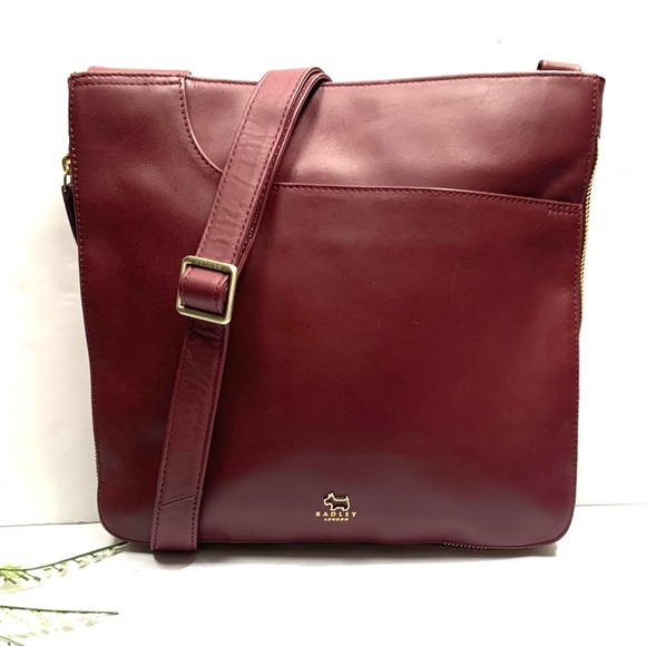 RADLEY LONDON Handbags - Radley London Pockets Large Crossbody Zip Around Bag
